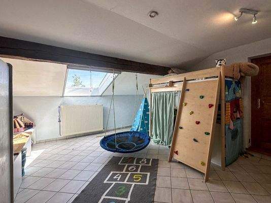 Kinderzimmer 3 mit Zugang zum Eltern Schlafzimmer