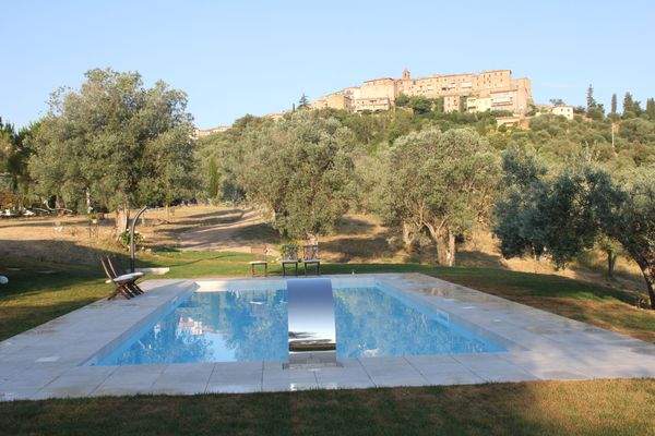 Pool mit Blick nach Caldana