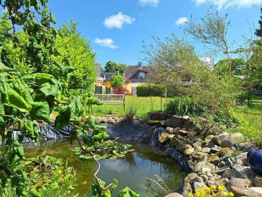 idyllischer Gartenteich, Ansicht I