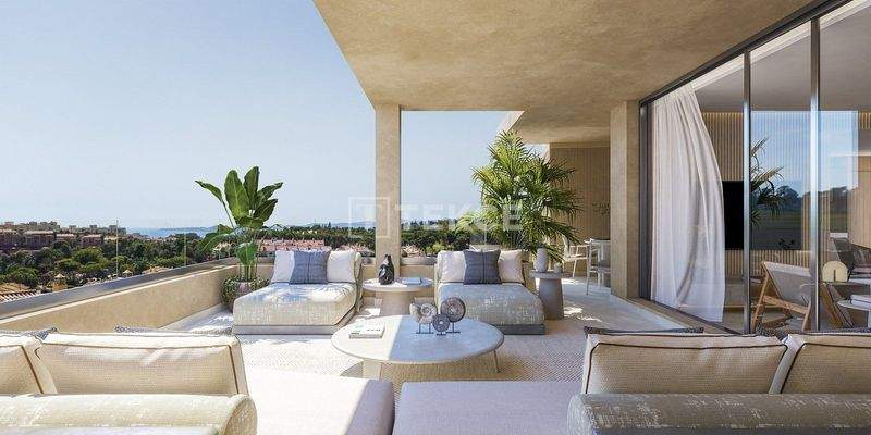 Apartments in Complex Near Golf Course in Torrequebrada Benalmadena