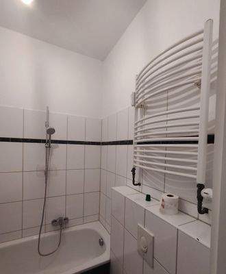 Badezimmer mit Badewanne