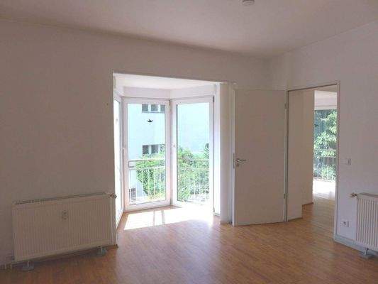 1. OG Blick durch die Räume.JPG