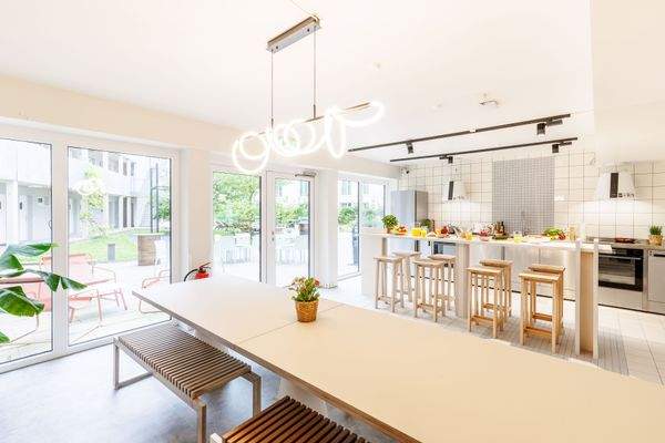 THE FIZZ Hannover Kitchen 5.jpg