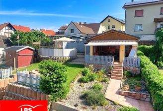 Garten-Grill-Pool Bereich