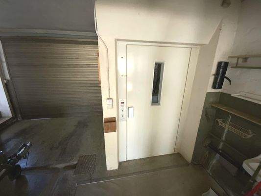 Aufzug in der Werkstatt