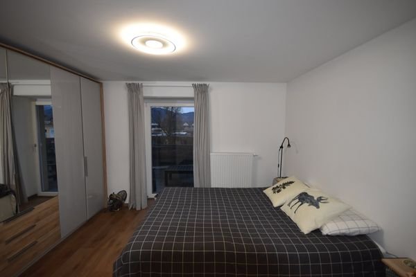 Schlafzimmer - Moderne und geräumige 3 Zimmer Wohnung mit großem Balkon Miete Grödig Salzburg