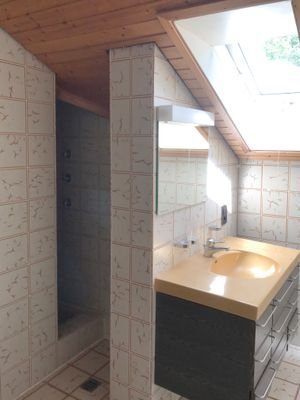 Wohnung DG rechts Bild 3.jpg
