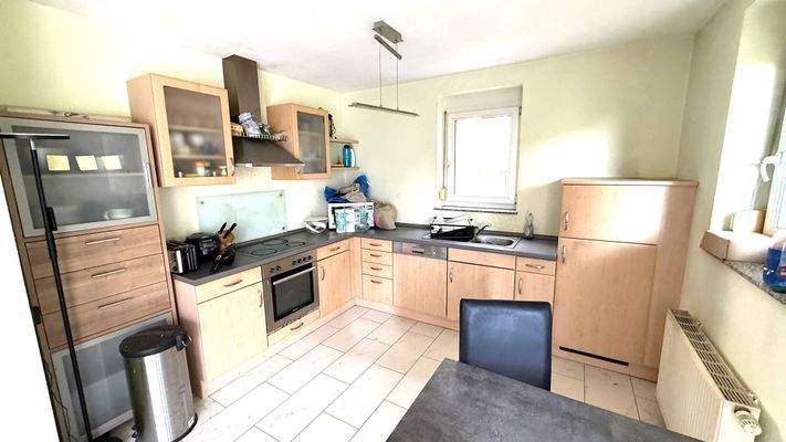 Küche mit Einbauküche