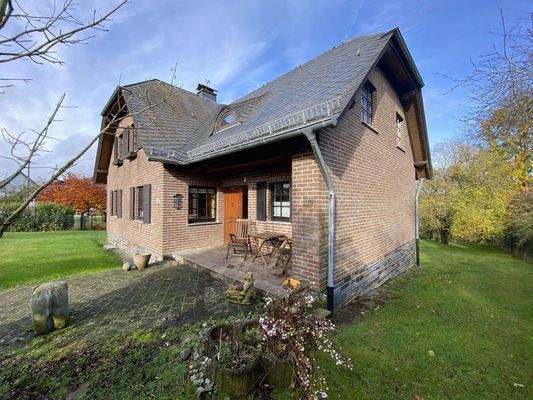 Seiten- und Frontansicht