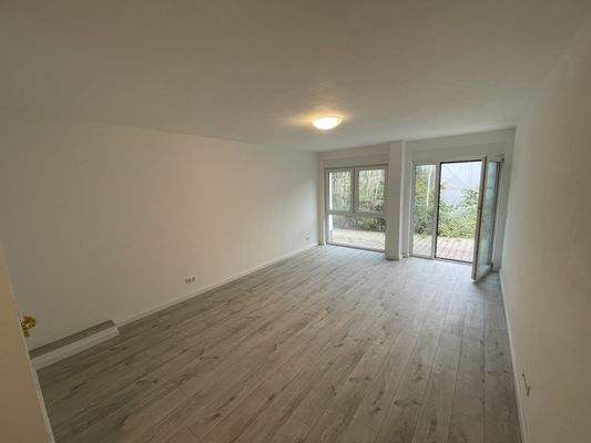 1003-0100-107_Zimmer 1-Terrasse.jpg