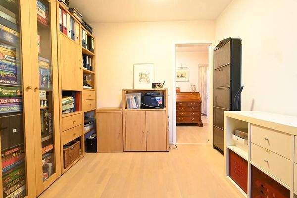 Kinder- oder Arbeitszimmer (5)