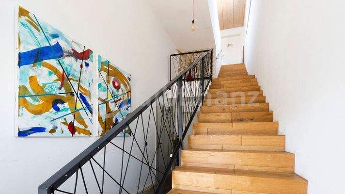 Treppenaufgang zur Betriebswohnung