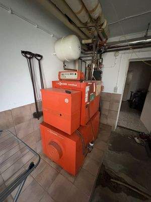 Ölzentralheizung UG