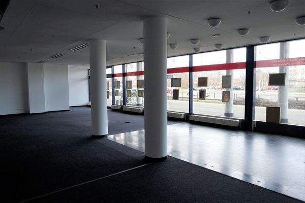 Verkaufsraum MallAußenseite Straße