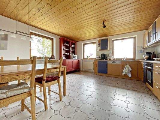 Küche - Weitwinkel.jpeg