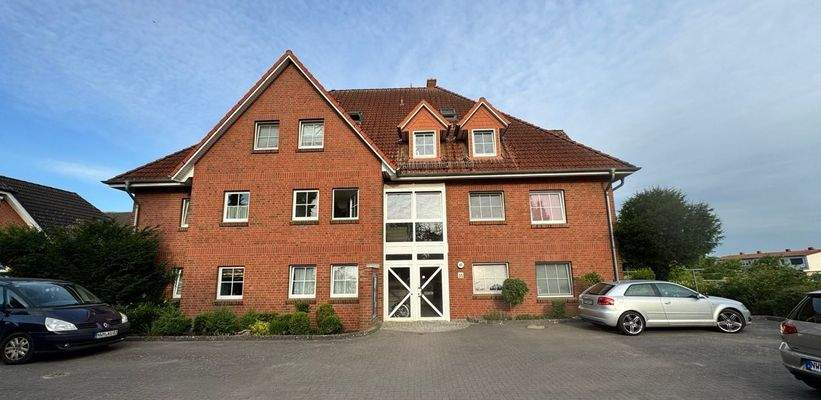 Hausansicht Parkplatzseite.jpeg