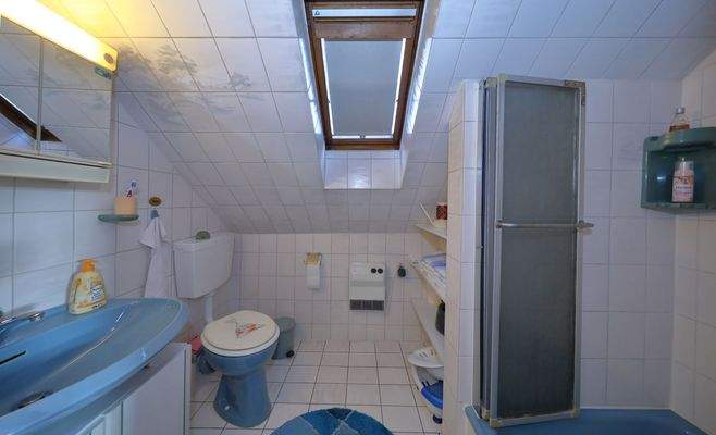 Badezimmer im Dachgeschoss