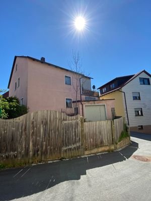 Einfahrt in den Garten