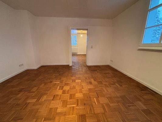 Teilansicht vom Wohnzimmer im Erdgeschoss.jpeg