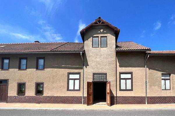 Wohn- und Geschäftshaus an der Saale