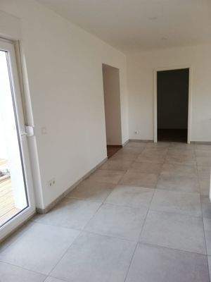 Flur/ Durchgang zur Küche, Wohnzimmer und Terrasse