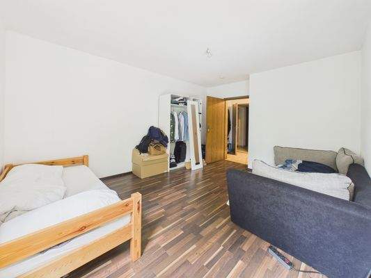 CAM01223G0-PR0152-STILL028