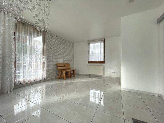 Teilansicht vom Wohn- und Essbereich 