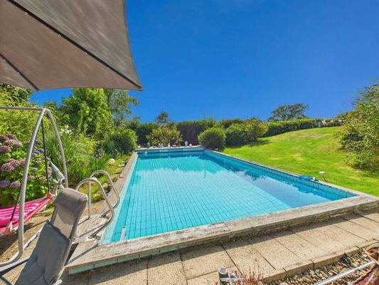 Pool von Nebenterrasse