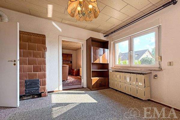 Blick vom Esszimmer zum Wohnzimmer