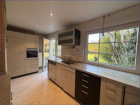 Vollausgestattete Einbauküche