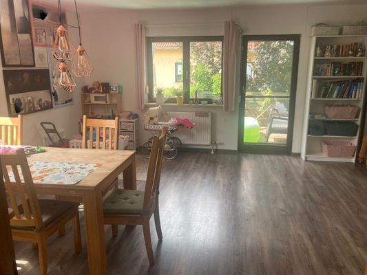 12. Wohn- und Essbereich