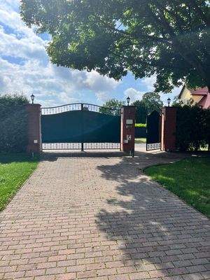 HOF Einfahrt für ET, DG