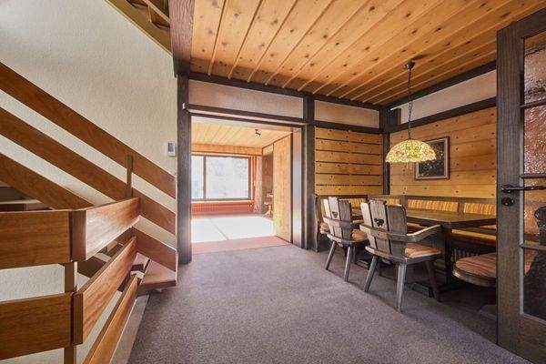 Essbereich mit Blick ins Wohnzimmer EG