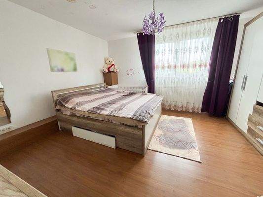 Schlafzimmer Wohnung 2. OG