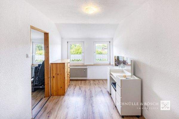 Weiteres Kinderzimmer oder Platz für ein Büro