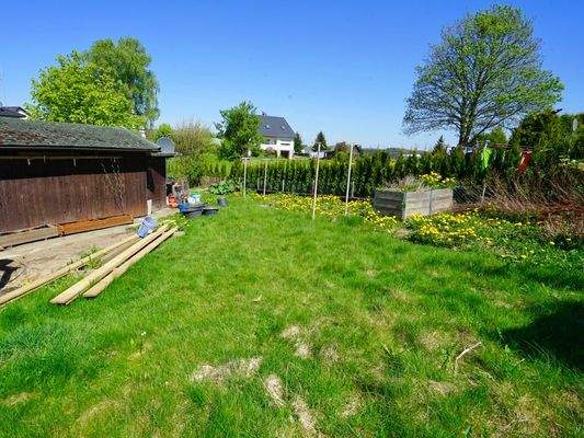 ...angrenzendem Garten