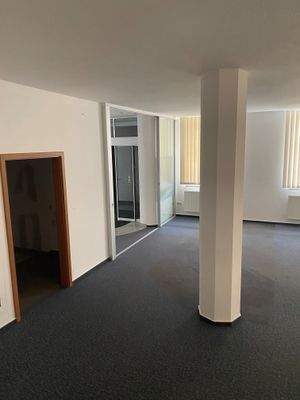 Eingngsbereich links.jpg