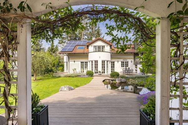 Familiendomizil mit Traumgarten