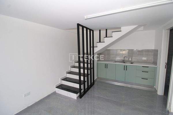 Shop in the Girne Center with High Rental Income