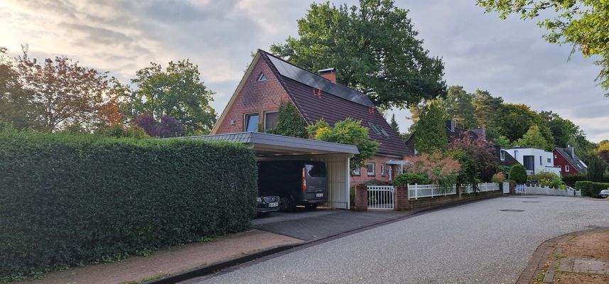 Gesamtansicht mit Carportanlage.jpeg