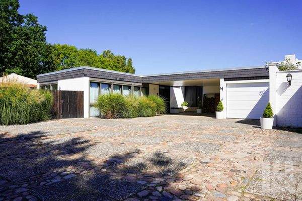 Willkommen am Schloss Wolfsburg.