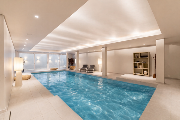 Wellnessbereich mit Zugang zum Garten