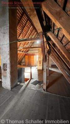 Dachboden - Wohnaus - mögliche Ausbaureserve 