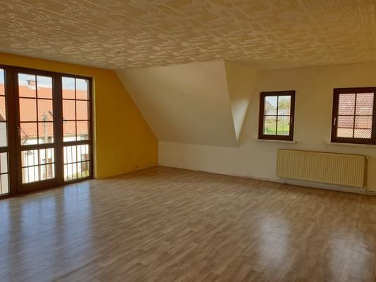 Wohnzimmer DG 3WE Haus (1)