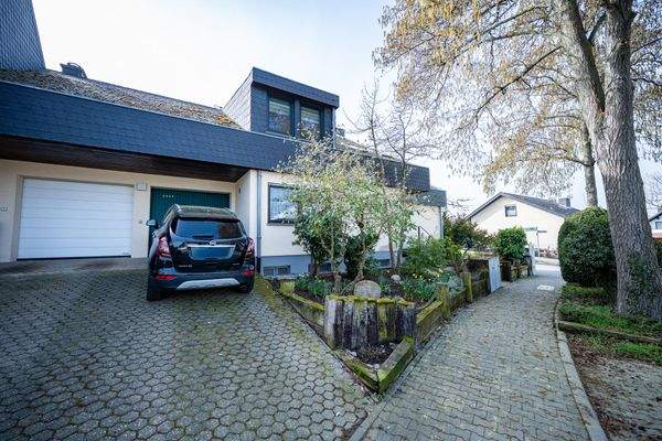 Komfortabel parken: Garage und Stellplatz direkt am Haus