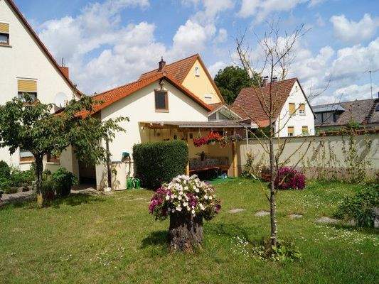 Überdachter Freisitz zum genießen 