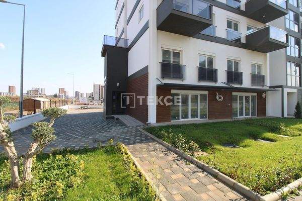 Apartments in a Complex with Terraces in Antalya Altintas