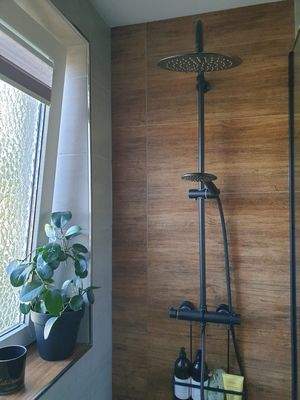 Fenster Bad mit Dusche