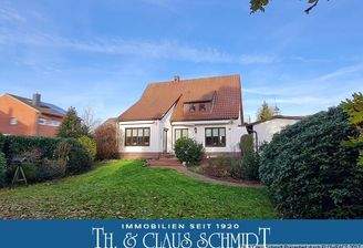 Modernisiertes Wohnhaus mit Bauplatz