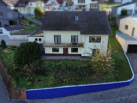 Einfamilienhaus mit Einliegerwohnung wartet auf SIE